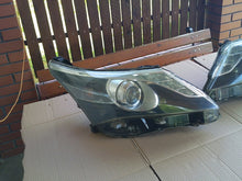 Laden Sie das Bild in den Galerie-Viewer, Frontscheinwerfer Toyota Avensis 10100-17687LH Xenon Ein Satz Headlight SCH7154729414bp