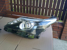 Laden Sie das Bild in den Galerie-Viewer, Frontscheinwerfer Toyota Avensis 10100-17687LH Xenon Ein Satz Headlight SCH7154729414bp