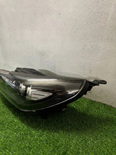 Laden Sie das Bild in den Galerie-Viewer, Frontscheinwerfer Hyundai I30 92101G4120 Links Scheinwerfer Headlight SCH7158235832zo