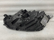 Laden Sie das Bild in den Galerie-Viewer, Frontscheinwerfer Skoda Octavia IV 5E4941016A LED Rechts Scheinwerfer Headlight SCH7162071224oq