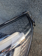 Load image into Gallery viewer, Frontscheinwerfer Renault Clio I V 260805690R Ein Stück (Rechts oder Links) SCH7162345723bn