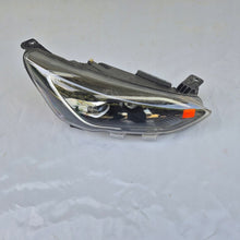 Laden Sie das Bild in den Galerie-Viewer, Frontscheinwerfer VW Touran 5TB941035B LED Links Scheinwerfer Headlight SCH7165324131sd