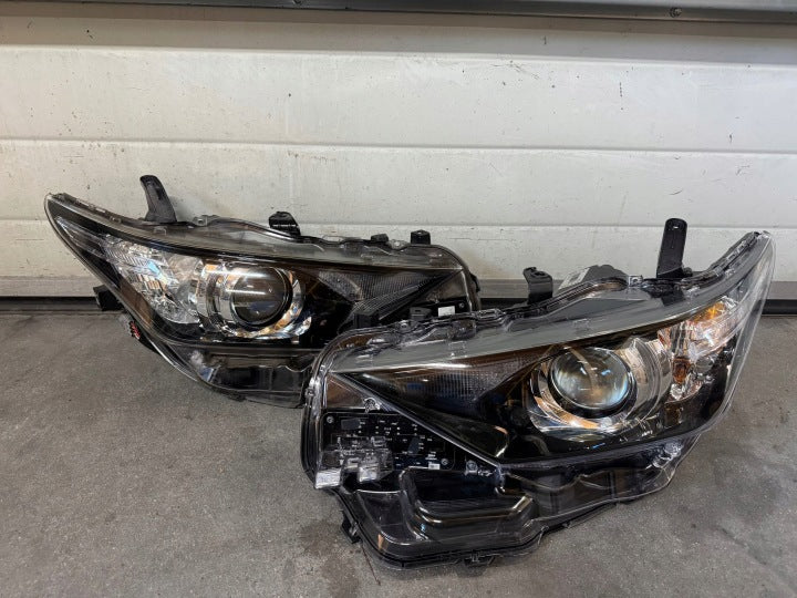 Frontscheinwerfer Toyota Auris 8111002K30 90070909KOD 85122000 Ein Satz SCH7184338555il