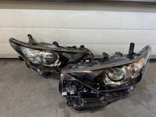 Laden Sie das Bild in den Galerie-Viewer, Frontscheinwerfer Toyota Auris 8111002K30 90070909KOD 85122000 Ein Satz SCH7184338555il