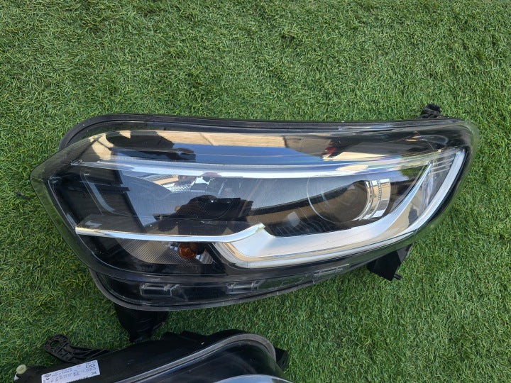 Frontscheinwerfer Renault Kadjar 260101096R 260609857R Ein Satz Headlight SCH7185615792dd