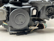 Laden Sie das Bild in den Galerie-Viewer, Frontscheinwerfer Renault Laguna III 260100035R Xenon Rechts Headlight SCH7189754152au