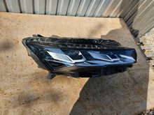 Laden Sie das Bild in den Galerie-Viewer, Frontscheinwerfer Renault 260731566R Rechts Scheinwerfer Headlight SCH7207893449yh