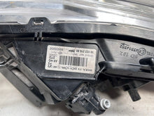 Laden Sie das Bild in den Galerie-Viewer, Frontscheinwerfer Peugeot 208 9802221680 Rechts Scheinwerfer Headlight SCH7208833937ey