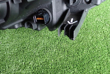 Laden Sie das Bild in den Galerie-Viewer, Frontscheinwerfer Ssangyong Korando 8310137101 Links Scheinwerfer Headlight SCH7220573129fx