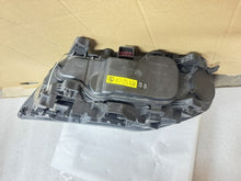 Laden Sie das Bild in den Galerie-Viewer, Frontscheinwerfer Volvo V70 S80 31420014 Rechts Scheinwerfer Headlight SCH7225458740zf