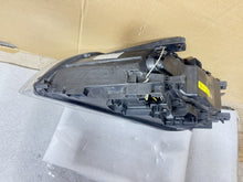 Laden Sie das Bild in den Galerie-Viewer, Frontscheinwerfer Volvo V70 S80 31420014 Rechts Scheinwerfer Headlight SCH7225458740zf