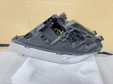 Laden Sie das Bild in den Galerie-Viewer, Frontscheinwerfer Volvo V70 S80 31420014 Rechts Scheinwerfer Headlight SCH7225458740zf