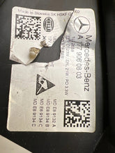 Laden Sie das Bild in den Galerie-Viewer, Frontscheinwerfer Mercedes-Benz W177 A1779060803 LED Rechts Headlight SCH7226224029bi
