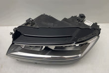 Laden Sie das Bild in den Galerie-Viewer, Frontscheinwerfer VW Tiguan 5NB941035 Links Scheinwerfer Headlight SCH7230204748nr