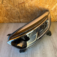 Laden Sie das Bild in den Galerie-Viewer, Frontscheinwerfer Opel Captur 260101671R LED Ein Satz Scheinwerfer Headlight SCH7247018268iq