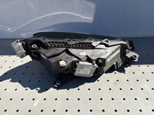 Laden Sie das Bild in den Galerie-Viewer, Frontscheinwerfer Skoda Superb 3V1941015E Links Scheinwerfer Headlight SCH7250242562ce