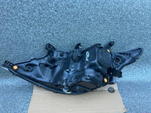 Laden Sie das Bild in den Galerie-Viewer, Frontscheinwerfer Toyota Auris 81110-02E21 Rechts Scheinwerfer Headlight SCH7253496894yq