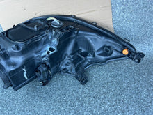Laden Sie das Bild in den Galerie-Viewer, Frontscheinwerfer Toyota Auris 81110-02E21 Rechts Scheinwerfer Headlight SCH7253496894yq
