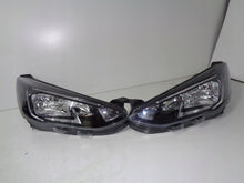 Laden Sie das Bild in den Galerie-Viewer, Frontscheinwerfer Ford Focus MX7B-13E015-CC LED Ein Stück (Rechts oder Links) SCH7273761010nx