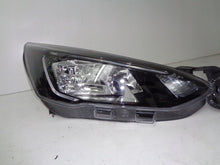 Laden Sie das Bild in den Galerie-Viewer, Frontscheinwerfer Ford Focus MX7B-13E015-CC LED Ein Stück (Rechts oder Links) SCH7273761010nx