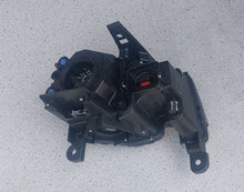 Laden Sie das Bild in den Galerie-Viewer, Frontscheinwerfer Jeep Grand Cherokee Wk2 68144709AH Links Headlight SCH7293997029mc