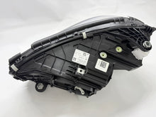 Laden Sie das Bild in den Galerie-Viewer, Frontscheinwerfer Mercedes-Benz W206 A2069066204 Rechts Scheinwerfer Headlight SCH7300034589yr