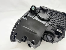 Laden Sie das Bild in den Galerie-Viewer, Frontscheinwerfer Mercedes-Benz W206 A2069066204 Rechts Scheinwerfer Headlight SCH7300034589yr