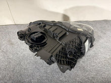 Laden Sie das Bild in den Galerie-Viewer, Frontscheinwerfer Porsche Taycan 9J1941031G LED Links Scheinwerfer Headlight SCH7301160946bu