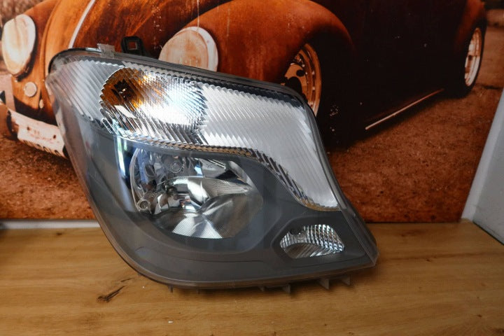 Frontscheinwerfer Mercedes-Benz Sprinter A9068202461 Rechts Headlight SCH7304715678zv