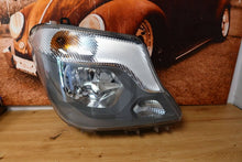 Laden Sie das Bild in den Galerie-Viewer, Frontscheinwerfer Mercedes-Benz Sprinter A9068202461 Rechts Headlight SCH7304715678zv