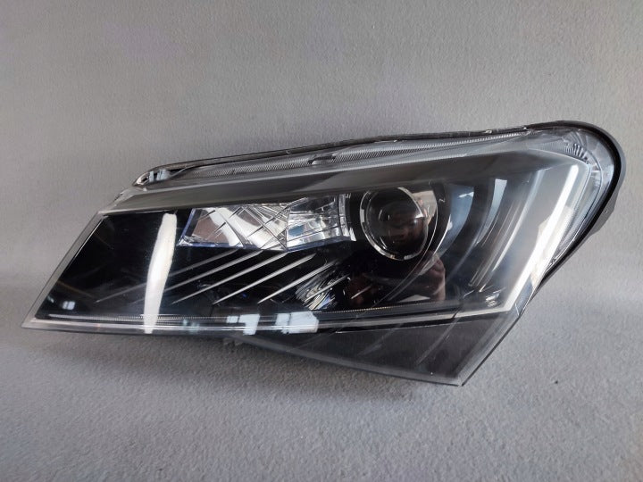 Frontscheinwerfer Skoda Superb III 3V1941015B Xenon Links Scheinwerfer Headlight SCH7313675484gv