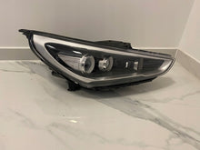 Load image into Gallery viewer, Frontscheinwerfer Hyundai I30 G4921-21060 Rechts Scheinwerfer Headlight SCH7314286726xd
