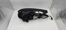 Laden Sie das Bild in den Galerie-Viewer, Frontscheinwerfer Skoda Fabia I 6VB941015B LED Links Scheinwerfer Headlight SCH7343347611xt
