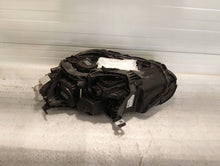 Laden Sie das Bild in den Galerie-Viewer, Frontscheinwerfer Mercedes-Benz Cla A1749062602 Rechts Scheinwerfer Headlight SCH7345918759kp