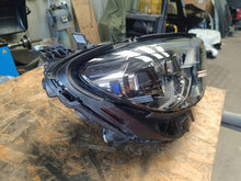Laden Sie das Bild in den Galerie-Viewer, Frontscheinwerfer Mercedes-Benz W213 A2139066810 LED Rechts Headlight SCH7360285745an