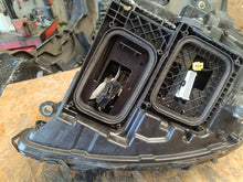 Laden Sie das Bild in den Galerie-Viewer, Frontscheinwerfer Mercedes-Benz W213 A2139066810 LED Rechts Headlight SCH7360285745an