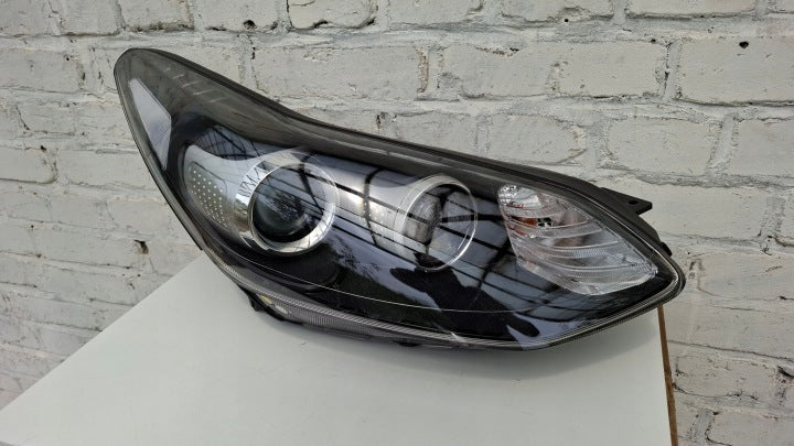 Frontscheinwerfer Kia Sportage 92102-F1110 Rechts Scheinwerfer Headlight SCH7361616368zi