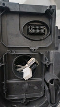 Laden Sie das Bild in den Galerie-Viewer, Frontscheinwerfer Seat Alhambra 7N5941752 Rechts Scheinwerfer Headlight SCH7370160821nz
