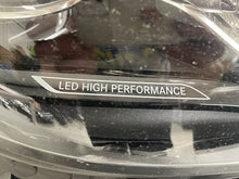 Laden Sie das Bild in den Galerie-Viewer, Frontscheinwerfer Mercedes-Benz W206 A2069068204 LED Rechts Headlight SCH7384865588yq
