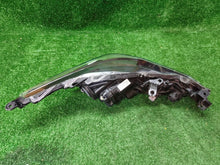 Laden Sie das Bild in den Galerie-Viewer, Frontscheinwerfer Toyota Corolla 8115002T31 Links Scheinwerfer Headlight SCH7391755225ry