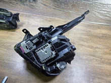 Laden Sie das Bild in den Galerie-Viewer, Frontscheinwerfer Kia Sportage R2921-61020 Rechts Scheinwerfer Headlight SCH7400054693mn
