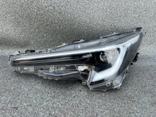 Load image into Gallery viewer, Frontscheinwerfer Toyota Corolla 8115012N70 Links Scheinwerfer Headlight SCH7400676147yj