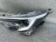 Load image into Gallery viewer, Frontscheinwerfer Toyota Corolla 8115012N70 Links Scheinwerfer Headlight SCH7400676147yj