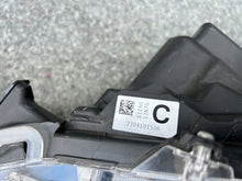 Load image into Gallery viewer, Frontscheinwerfer Toyota Corolla 8115012N70 Links Scheinwerfer Headlight SCH7400676147yj