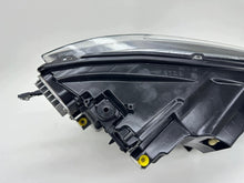 Laden Sie das Bild in den Galerie-Viewer, Frontscheinwerfer VW Taigo 2G7941035A Links Scheinwerfer Headlight SCH7402538959pz