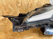 Laden Sie das Bild in den Galerie-Viewer, Frontscheinwerfer Toyota C-Hr 201566524 81150F4280 Links Scheinwerfer Headlight SCH7405804515pt