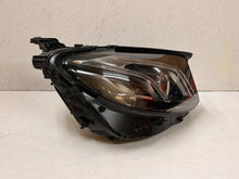 Load image into Gallery viewer, Frontscheinwerfer Mercedes-Benz W213 A2139067606 LED Rechts Headlight SCH7429817464ex