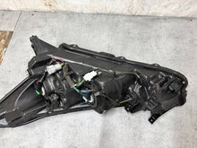 Laden Sie das Bild in den Galerie-Viewer, Frontscheinwerfer Nissan Micra I K14 260105FA4A 100-18728 Rechts Headlight SCH7436459098su