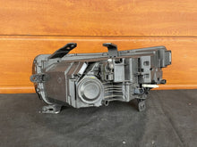 Load image into Gallery viewer, Frontscheinwerfer Dacia Duster 260107725R LED Rechts Scheinwerfer Headlight SCH7451040248at