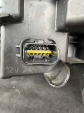 Load image into Gallery viewer, Frontscheinwerfer Dacia Duster 260107725R LED Rechts Scheinwerfer Headlight SCH7451040248at